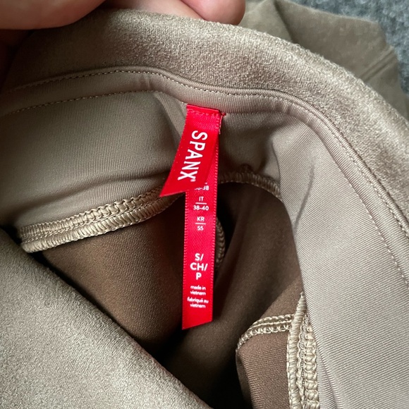 Spanx Women’s Faux Seude Leggings Camel Color Ankle Length Like New Size Small - Picture 3 of 3